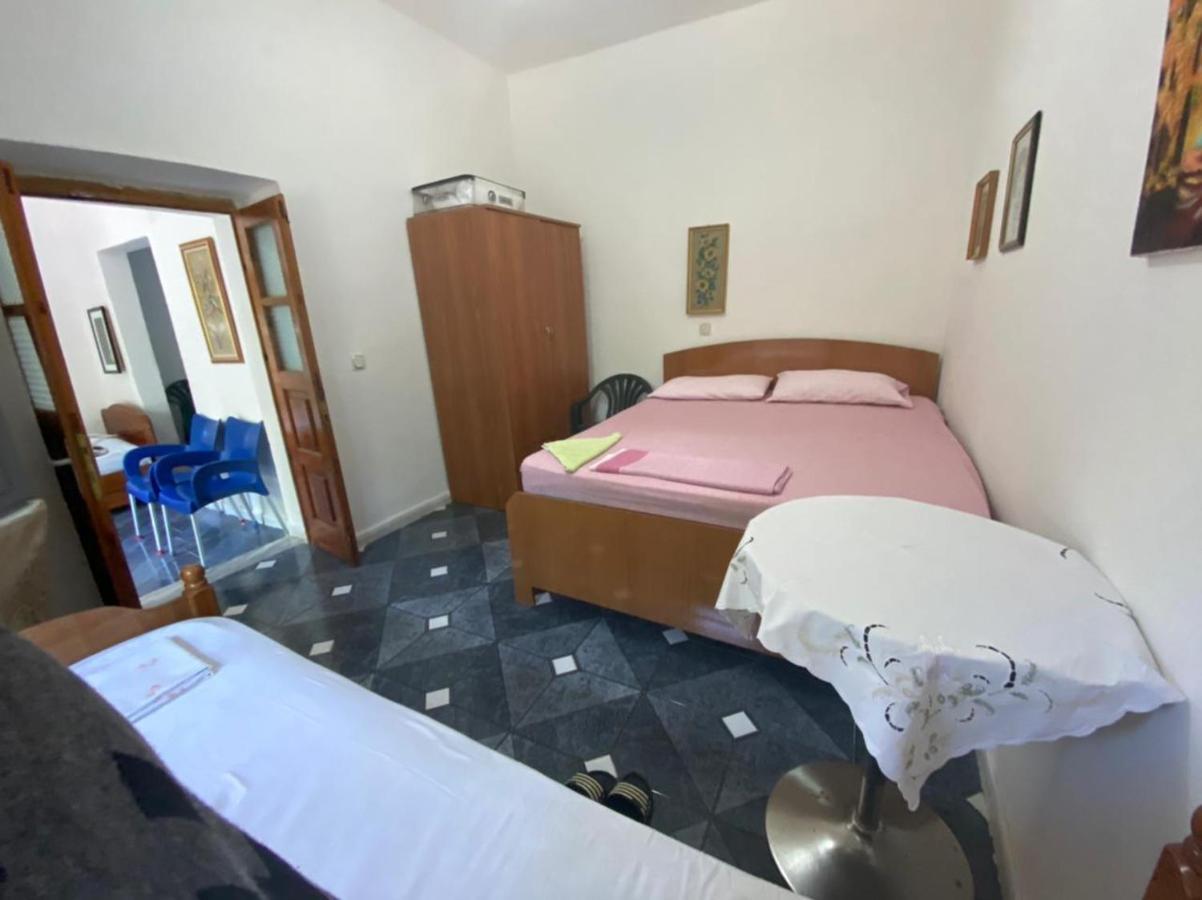 Eva Apartments Dhërmi Eksteriør billede